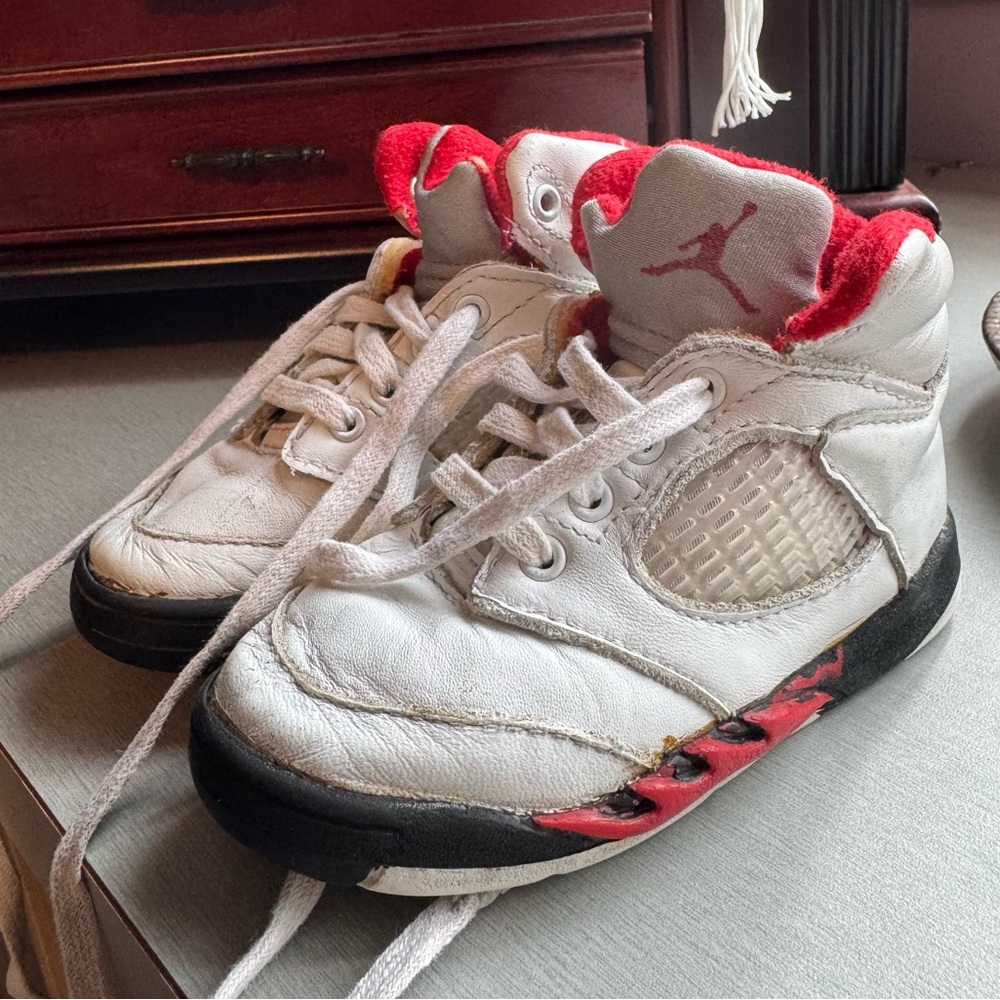 Nike Air Jordan 1990 Fire Vintage Toddlers Sneakers